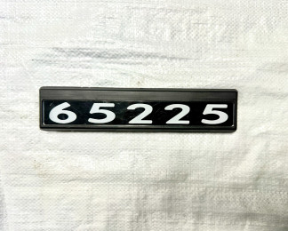 Табличка кабины 65225 старого образца (черно-белые) для КамАЗ 65225-8202074