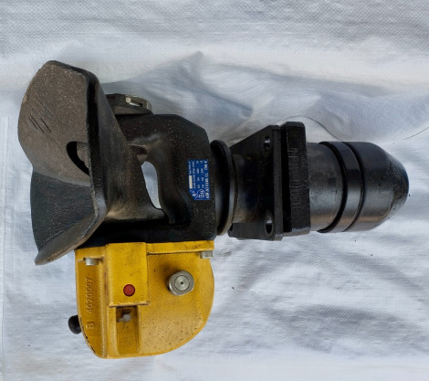 Фаркоп 30т Тягово-Сцепное устройство HYVA петля d=50mm, D=285kN, Dc=140kN (100*160мм)  для МАН HYVA JK50-C9